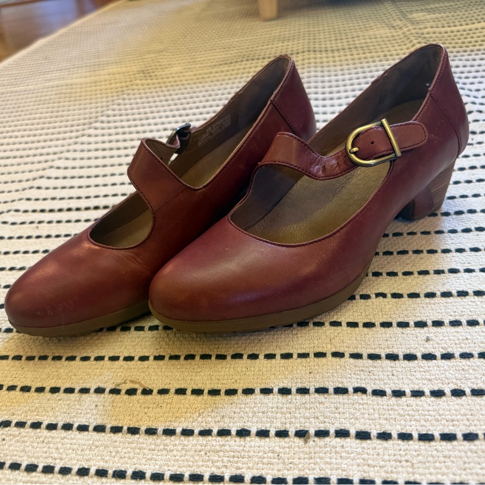 Dansko Burgundy Mary Jane Heels